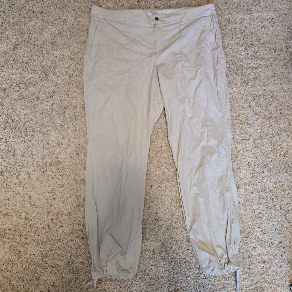 Athleta Trekkie Hike‎ Pants